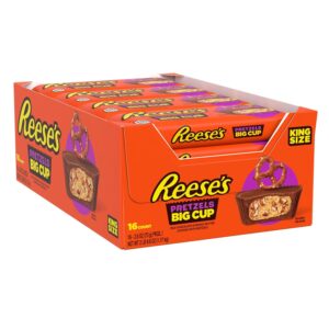 REESE'S Big Cup with Pretzels Milk Chocolate King Size Peanut Butter Cups, Candy Packs, 2.6 oz (16 Count)